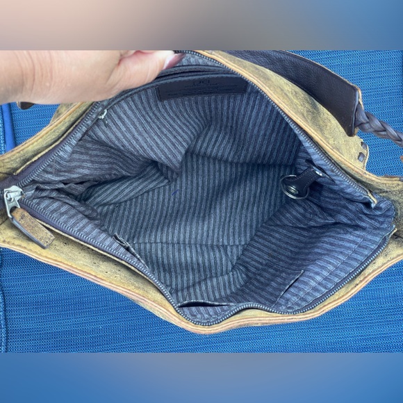 John Cole Kaylee Distressed Cow Hide Leather Brown Shoulder Bag/Purse/Tote - Picture 8 of 14